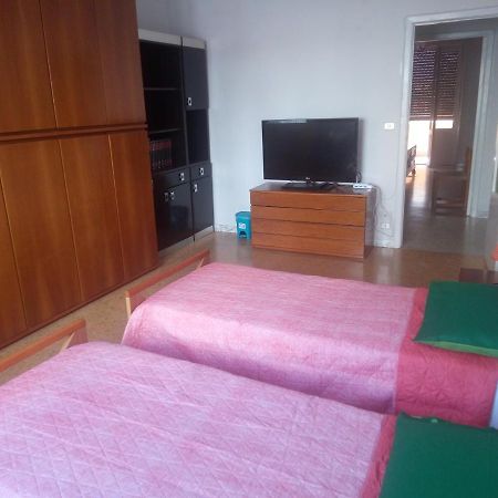 B&B 56 EURO a NOTTE Cagliari Esterno foto