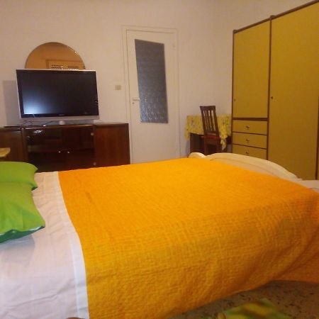 B&B 56 EURO a NOTTE Cagliari Esterno foto