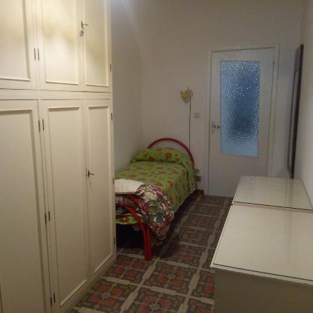 B&B 56 EURO a NOTTE Cagliari Esterno foto