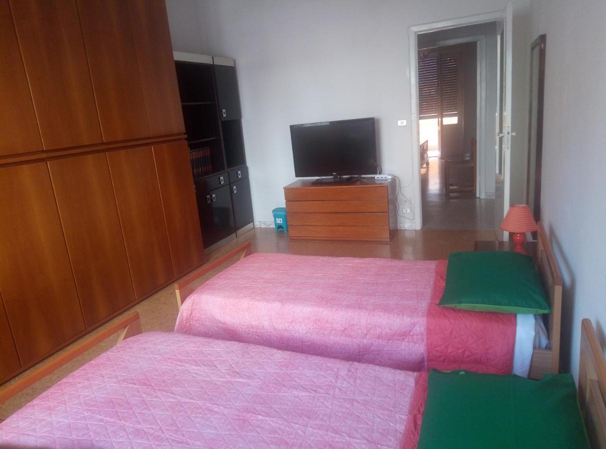 B&B 56 EURO a NOTTE Cagliari Esterno foto
